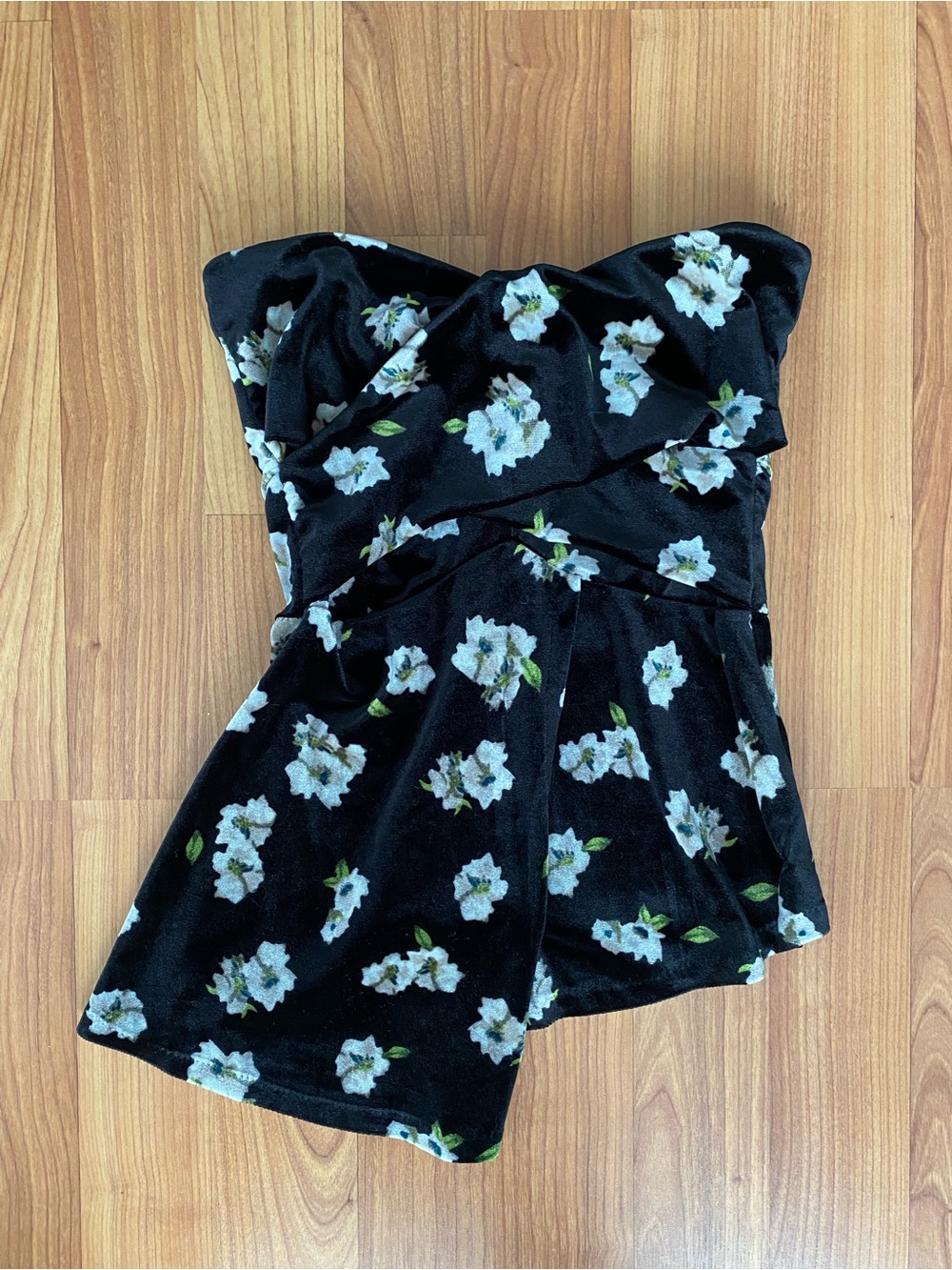 RW&CO. Black Floral Strapless Top